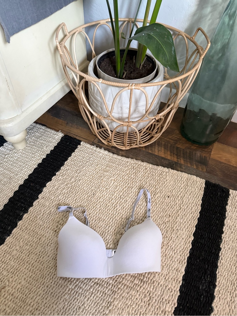 PINK Victoria's Secret Smooth Light Gray T-Shirt Bra